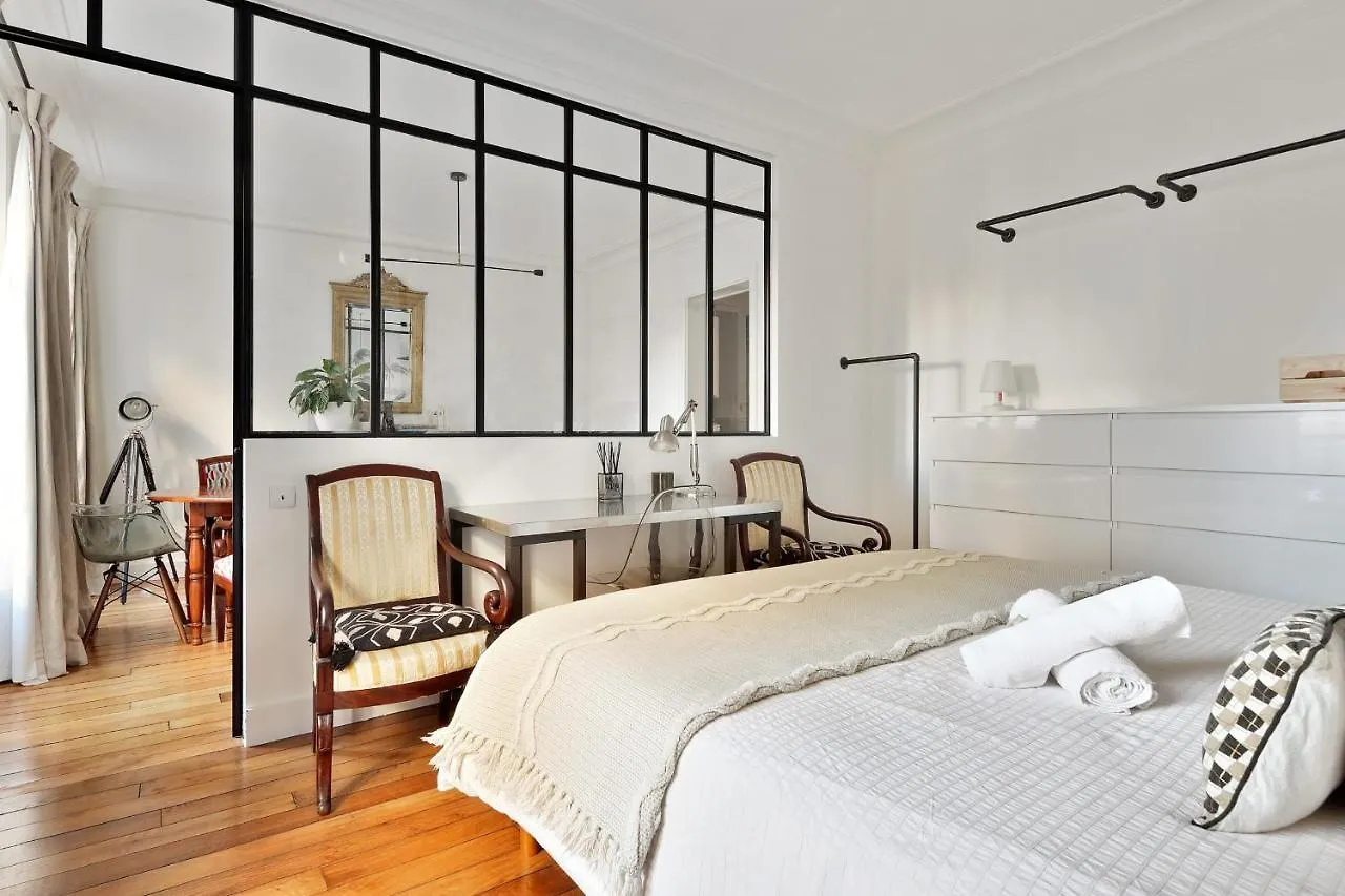 Elegant And Comfortable Apartment Near Montmartre - Welkeys Parijs 0*,